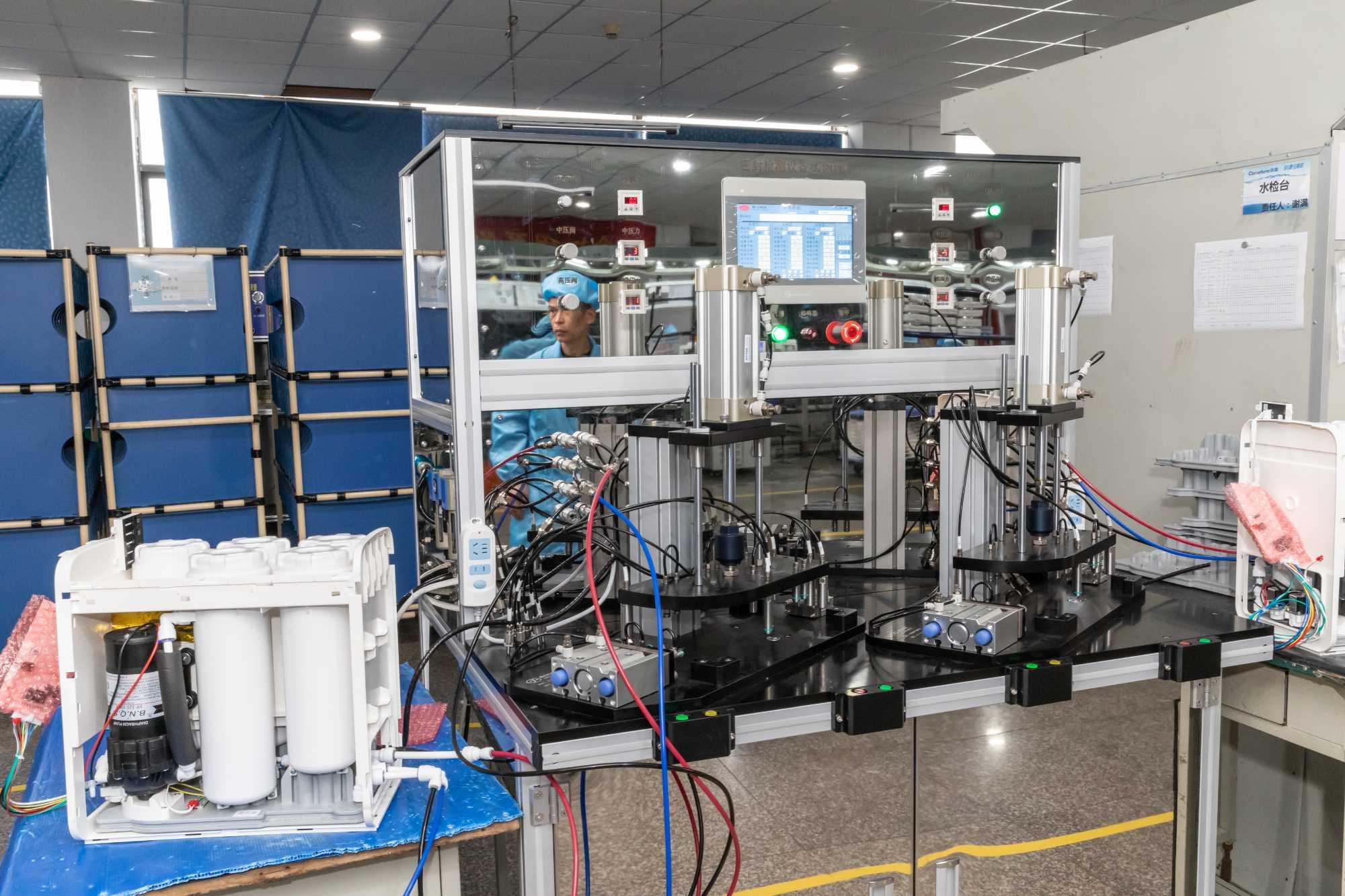 Advanced RO and tea bar production lines, complete production from fittings to machines, a perfect production system, an active sales team, and comprehensive customer services. A neat production workshop and modern office environment that provides a good working environment for employees, reflecting the entrepreneur's culture.