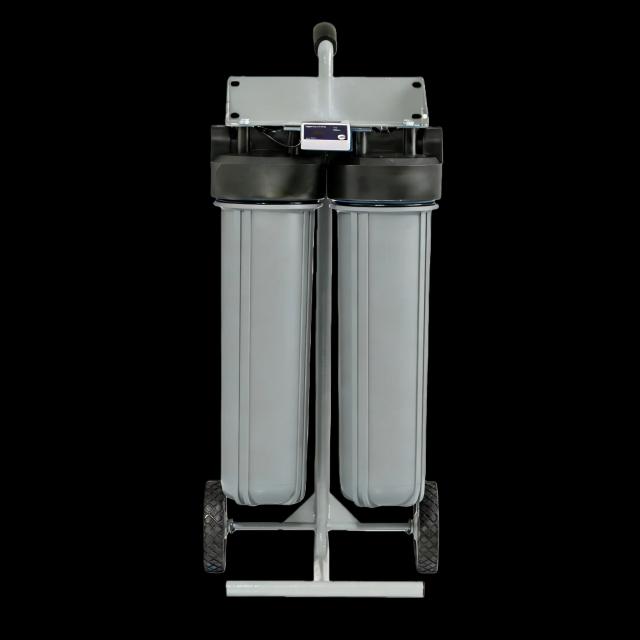 Будущее уборки уже здесь: мытье без пятен и без усилий с помощью технологии деионизированной воды